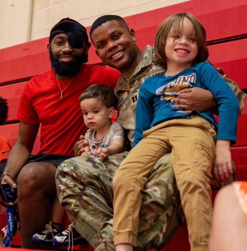 Photo 8 of Joaquim Lee Bass